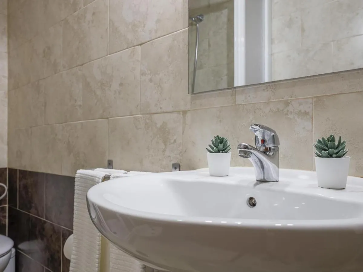 Alcala Del Rio! Bajo A Apartamento 0*, Alcala del Rio Espanha